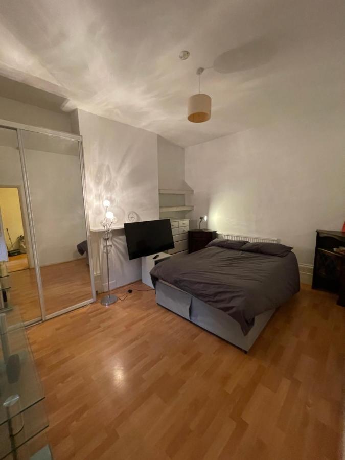 Elmdene Road - Large Room London Exteriör bild